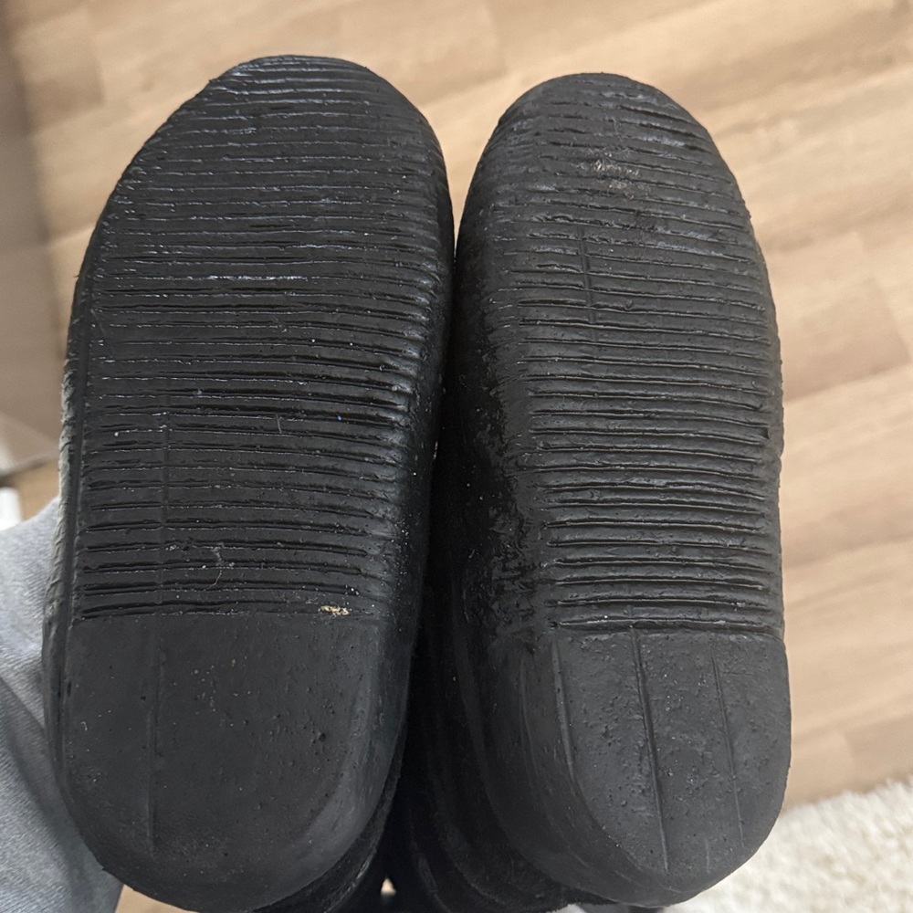 Elegant Black Steger Mukluks Boots - Picture 6 of 6